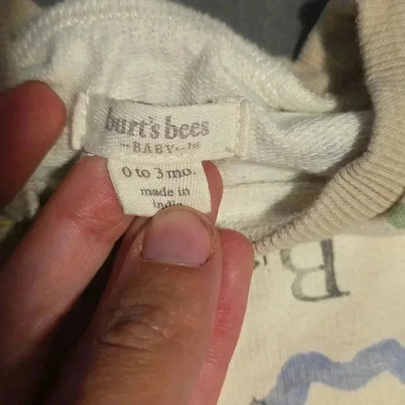 Burts Bees Baby book worm set 0-3 - Picture 3 of 3